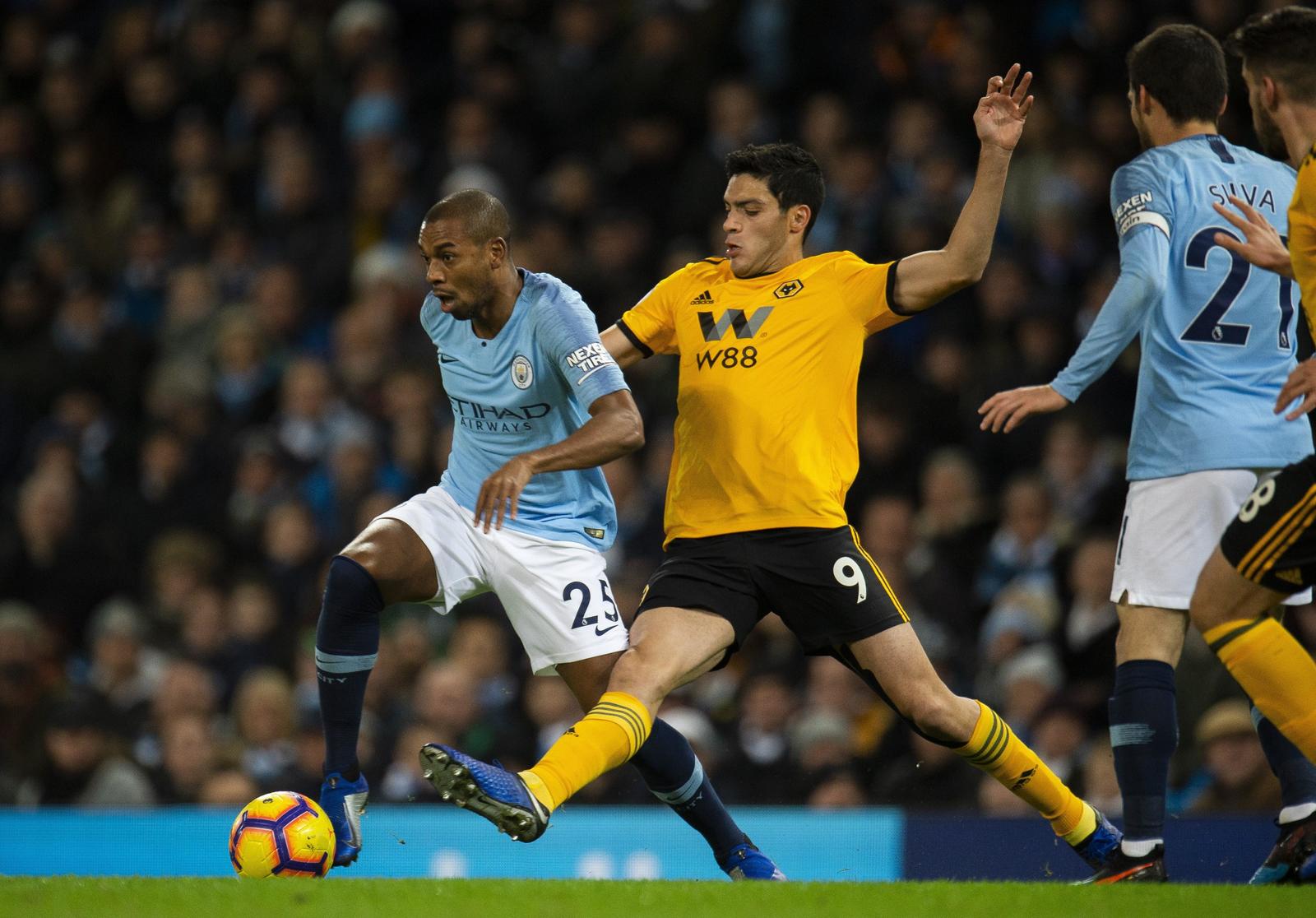 Manchester City golea a los 'Wolves' de Jiménez