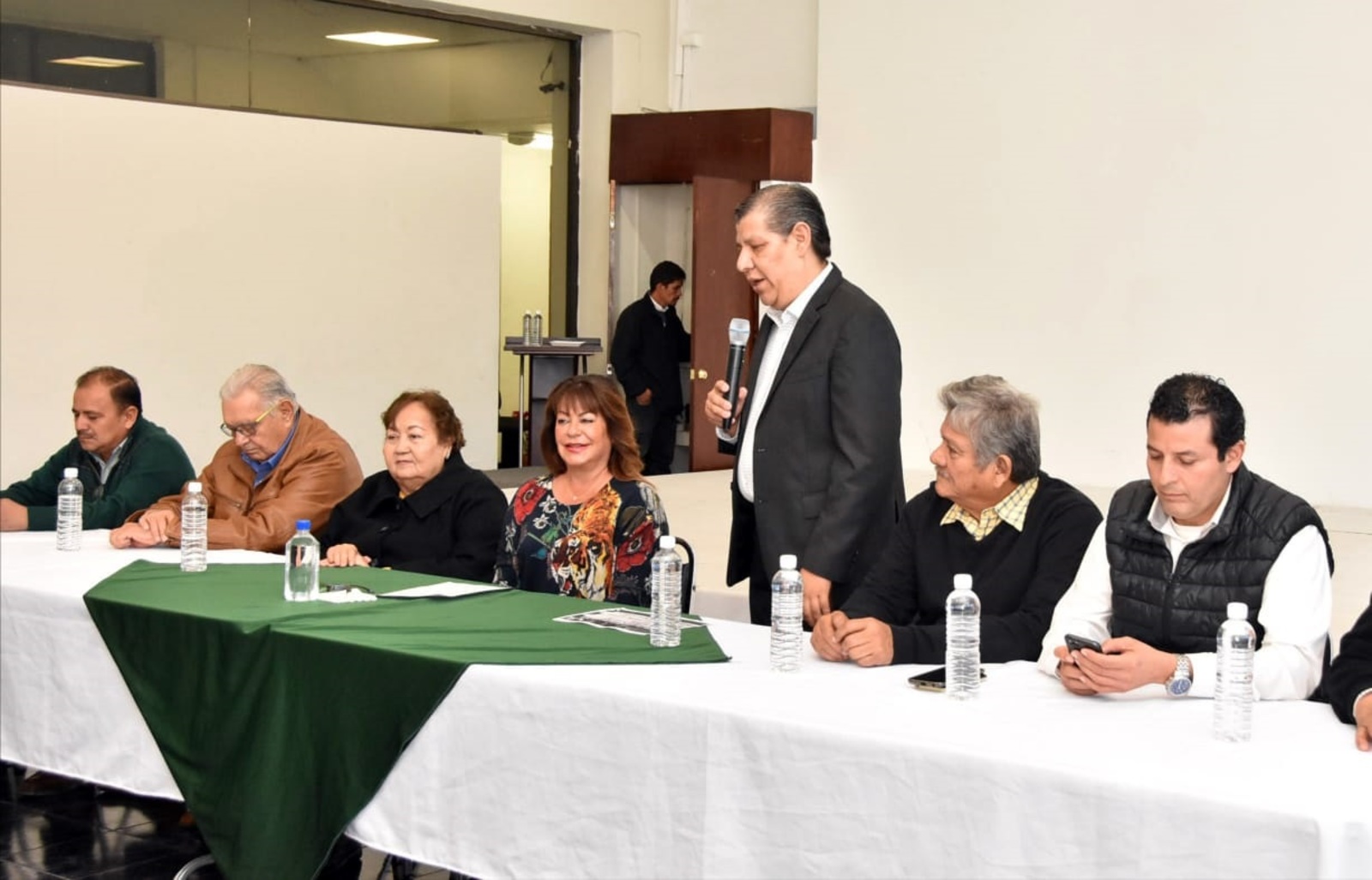 Dirigentes de la CTM se reunieron con la alcaldesa, Leticia Herrera y dieron el saludo de año nuevo. (EL SIGLO DE TORREÓN)