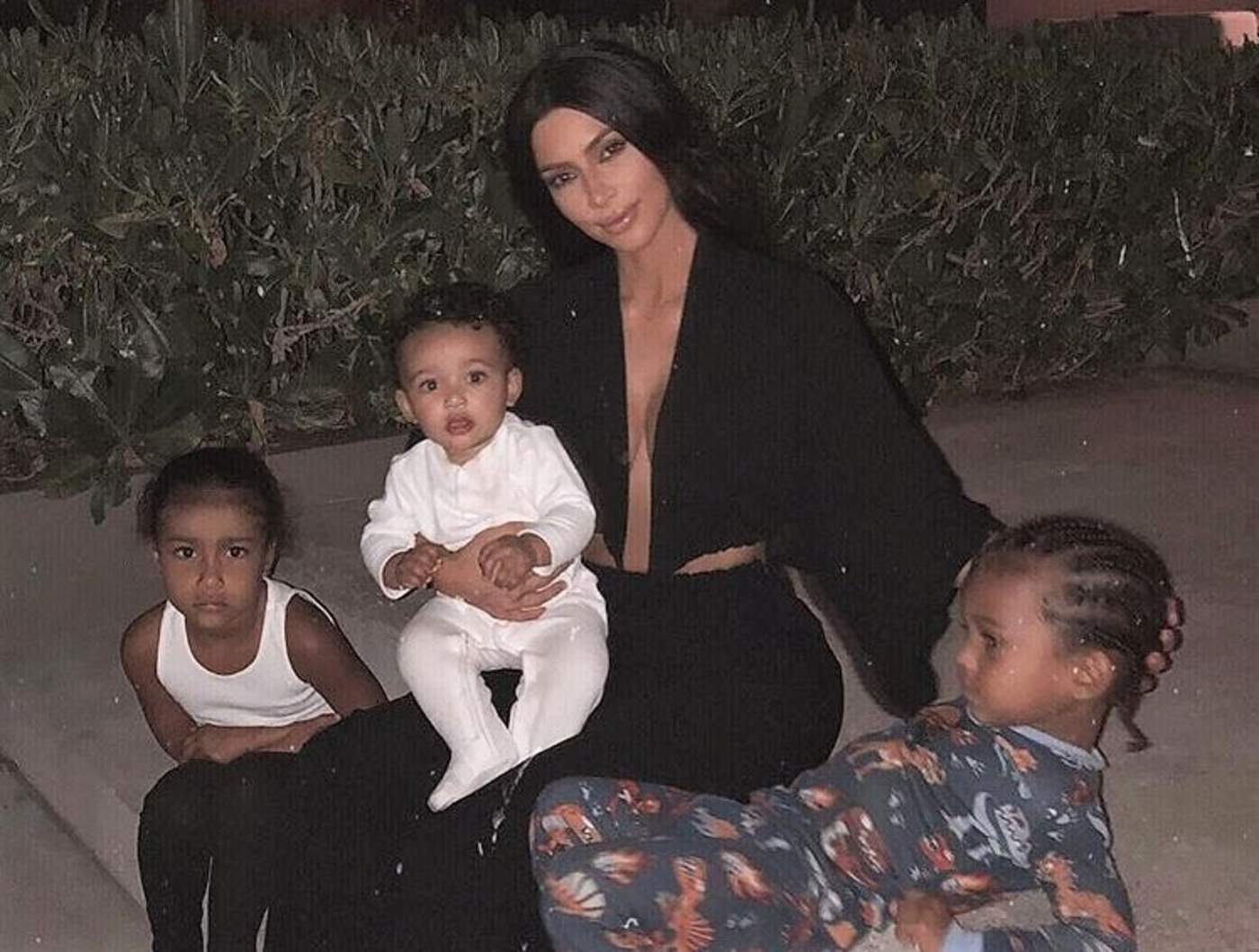 Kim Kardashian anunció que su cuarto hijo será varón. (ESPECIAL) 