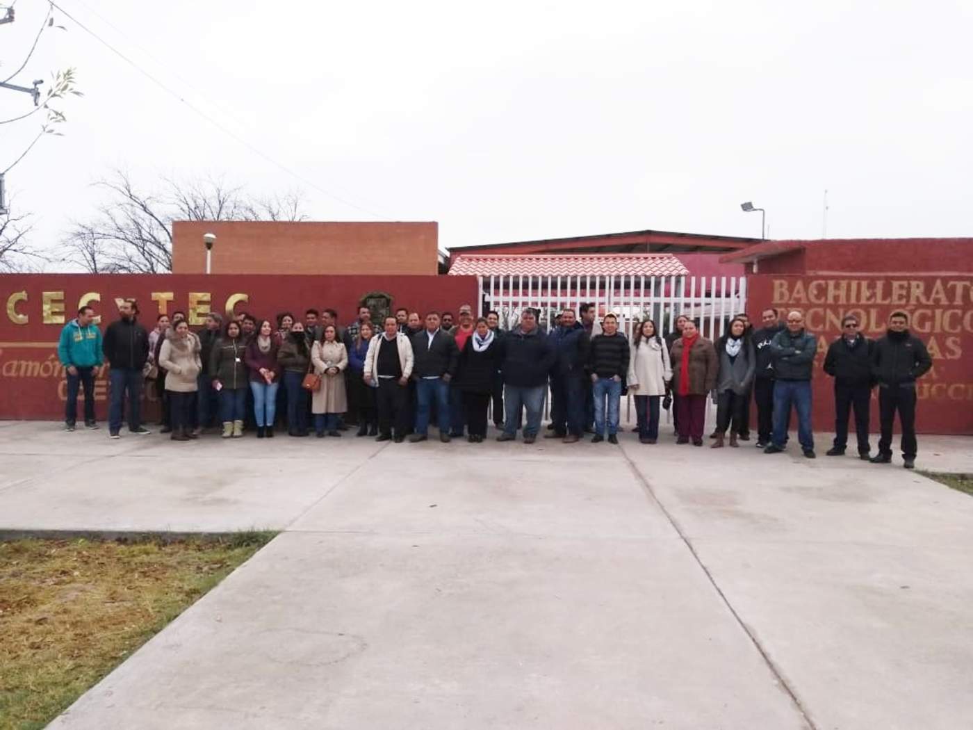 Protestan docentes de Cecytec Coahuila por falta de pago