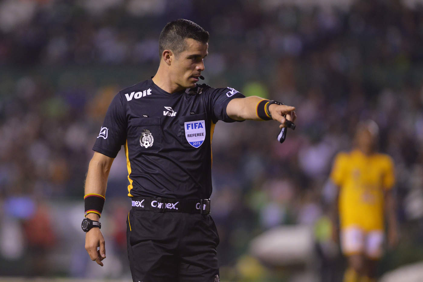 El silbante ya pitó en el Clausura 2019; lo hizo en la cancha de León en el empate ante Tigres. (Jam Media)