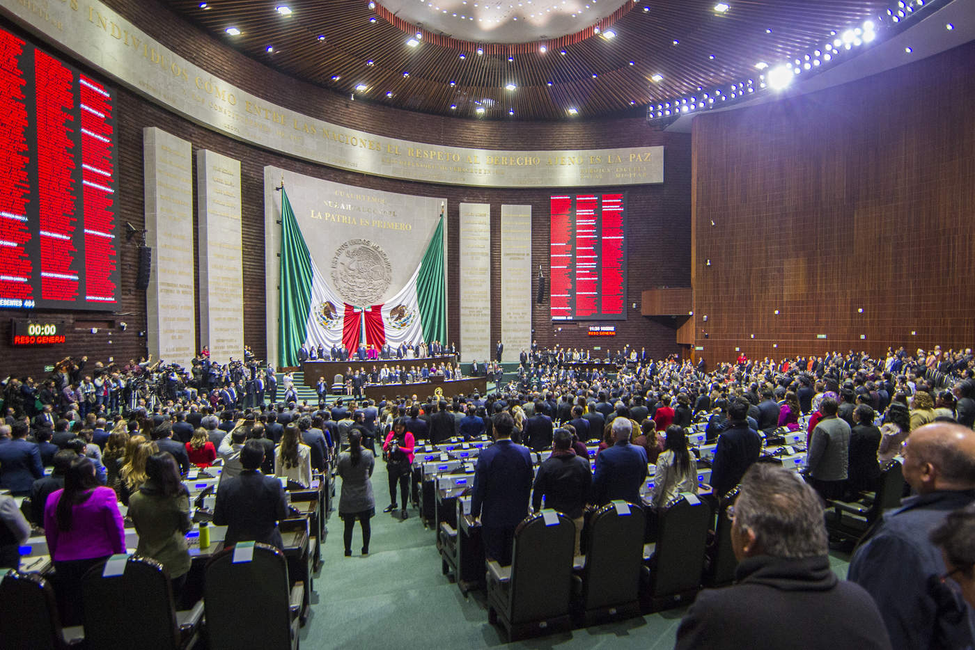 El Congreso de la Unión instaló este miércoles la sesión de Congreso General para dar paso al periodo extraordinario en el que los legisladores buscarán dar luz verde a iniciativas prioritarias del gobierno del Presidente Andrés Manuel López Obrador. (NOTIMEX)