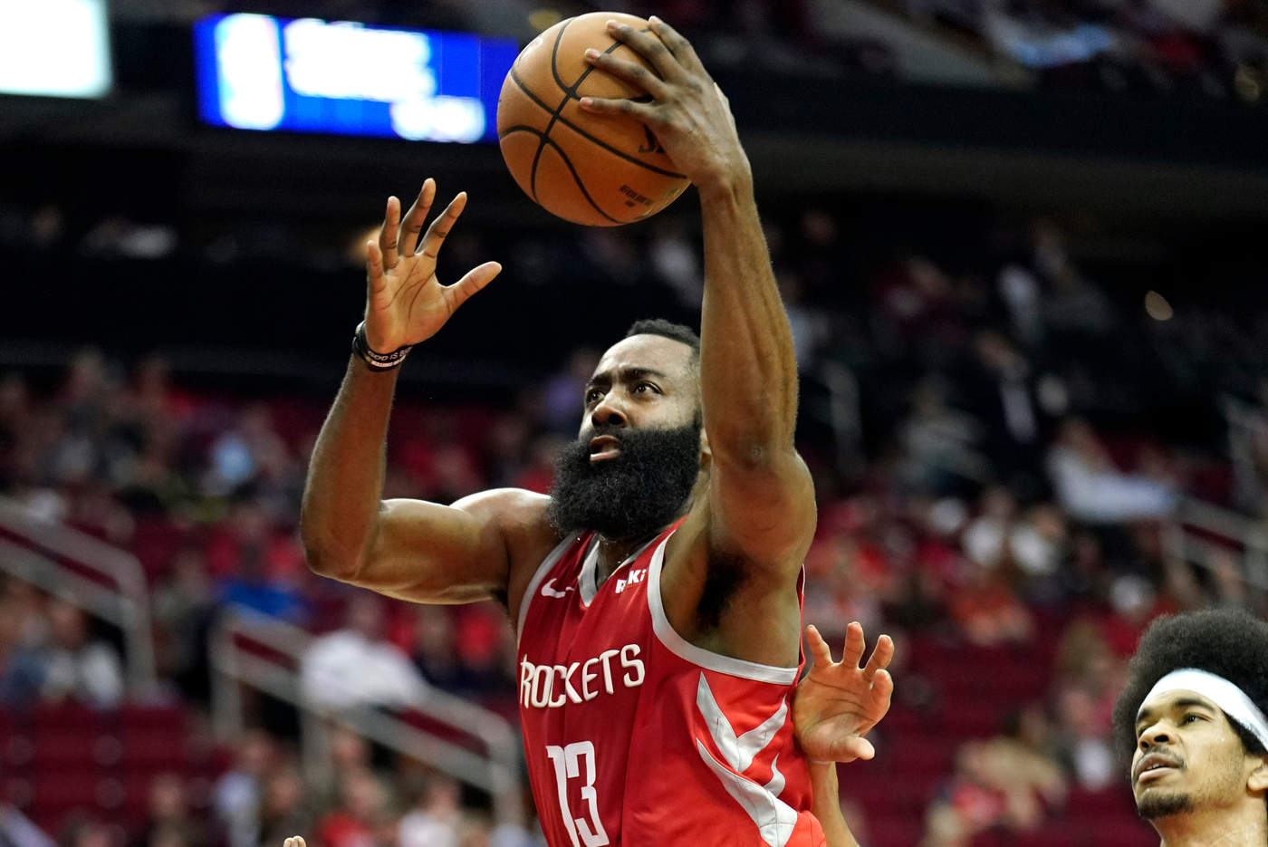 De nada sirvió la gran actuación de James Harden, ya que los Rockets perdieron 145-142 ante los Nets.