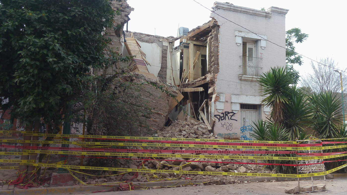 Se derrumba casa en Gómez Palacio
