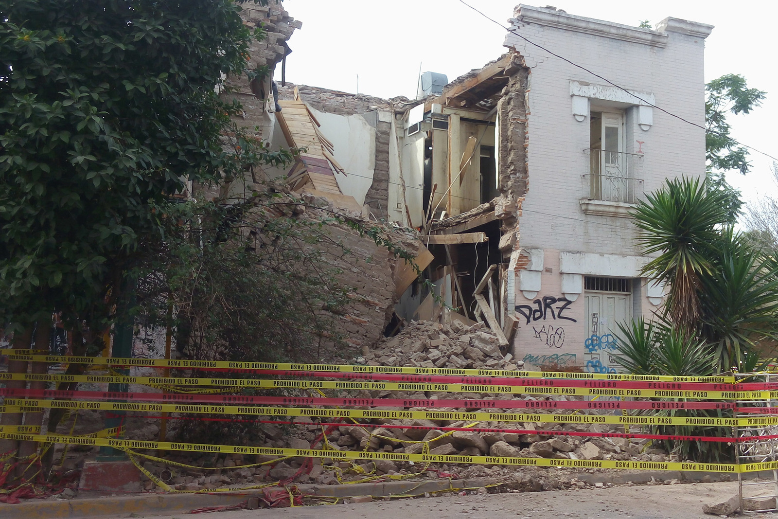 Colapsa. Se derrumba vivienda abandonada en Gómez Palacio, es la segunda ocasión que colapsa. (EL SIGLO DE TORREÓN)