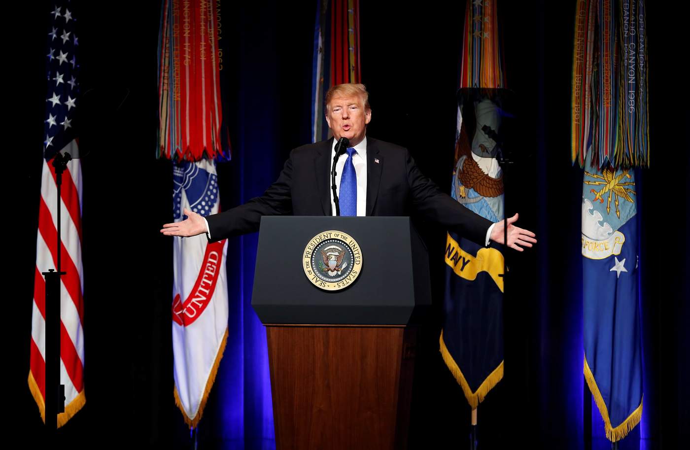 Con el fin de proteger a Estados Unidos de las amenazas de misiles de China, Rusia, Irán y Norcorea, el presidente Donald Trump presentó el jueves un plan de 'defensa'. (EFE)
