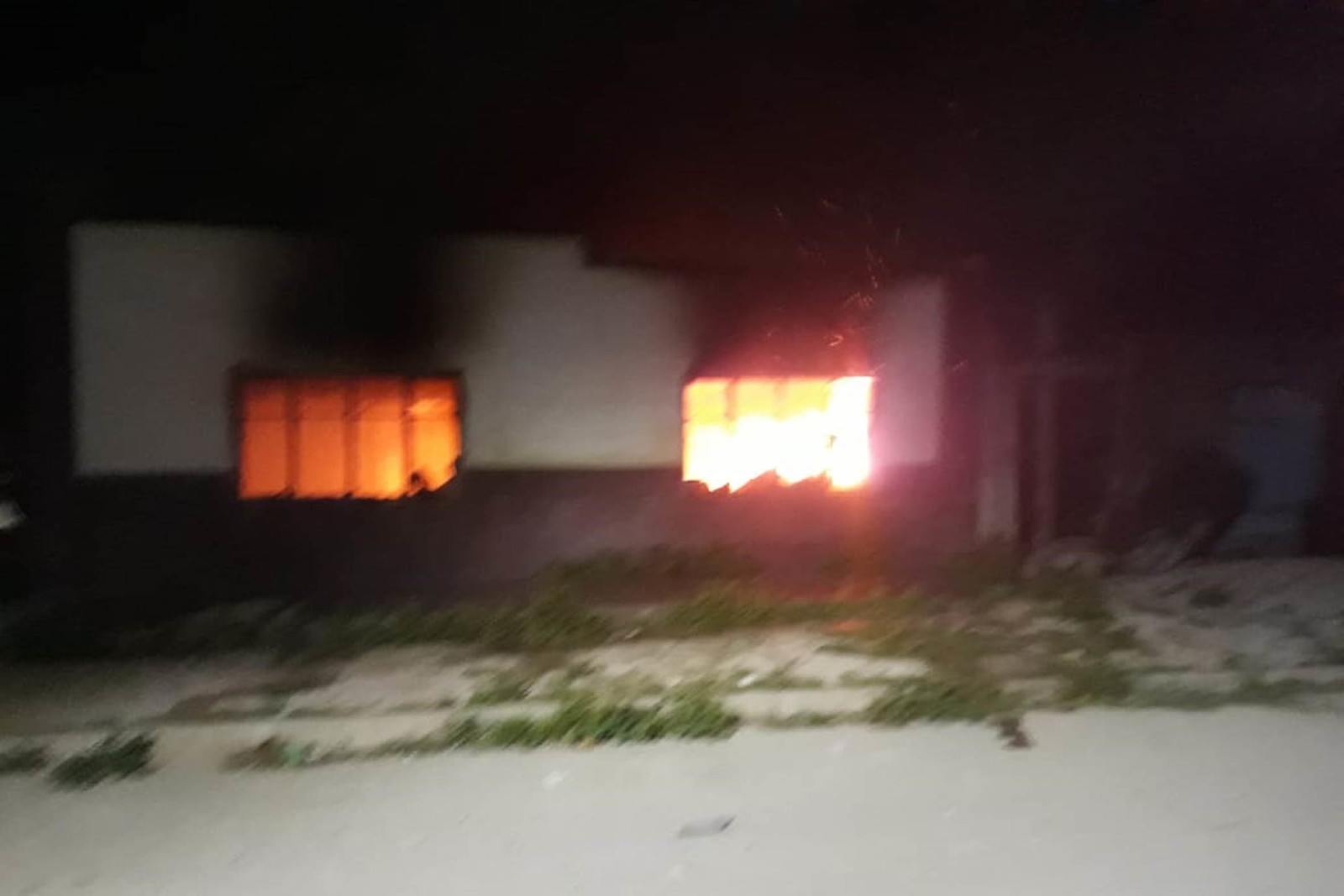 Siniestro. Fuego consume casa en Bermejillo; propietaria terminó con quemaduras.