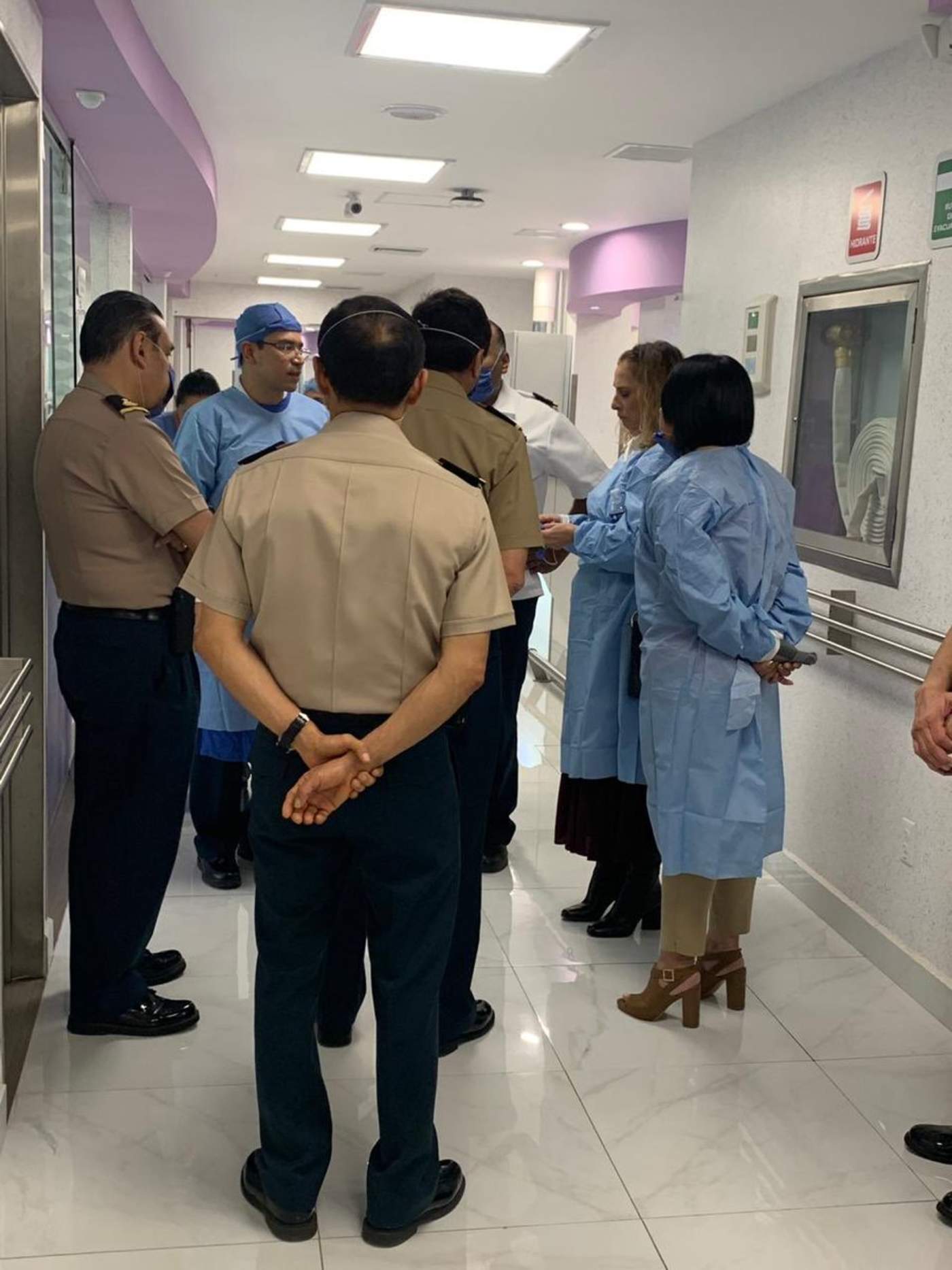 Recorre Beatriz Gutiérrez hospitales que atienden a heridos por explosión