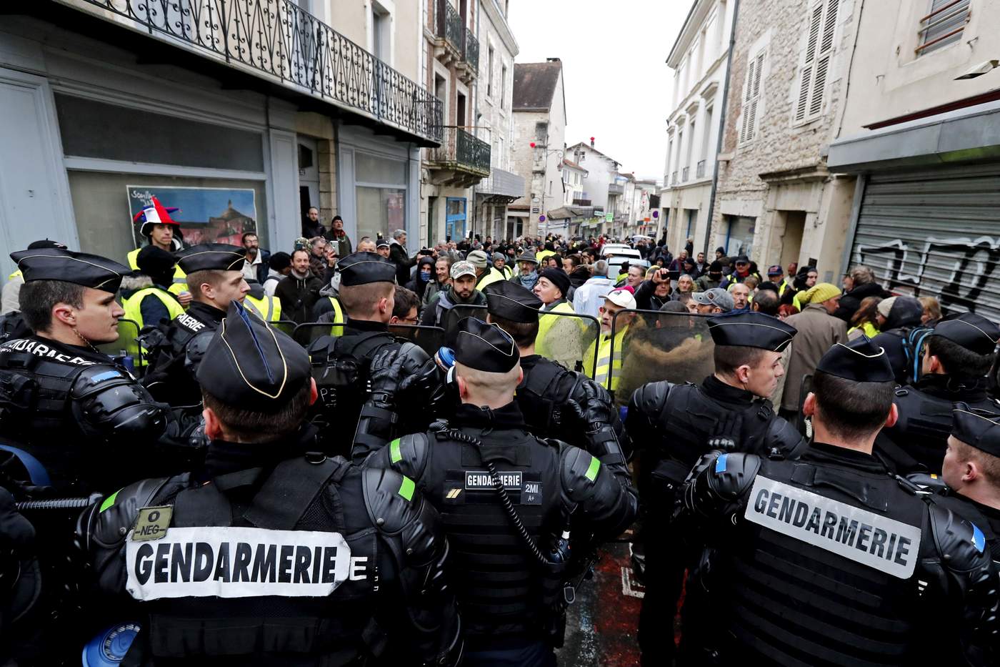 Unos 84 mil 'chalecos amarillos' regresan a las calles en Francia