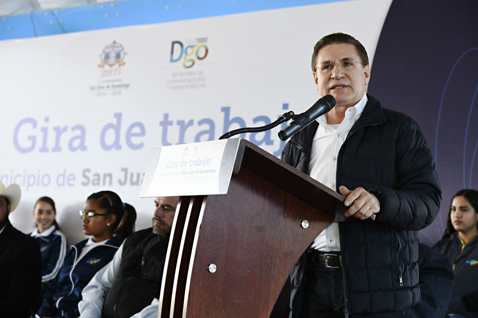 Apoyos. El gobernador José Rosas Aispuro cumplió con una gira de trabajo en San Juan de Guadalupe.