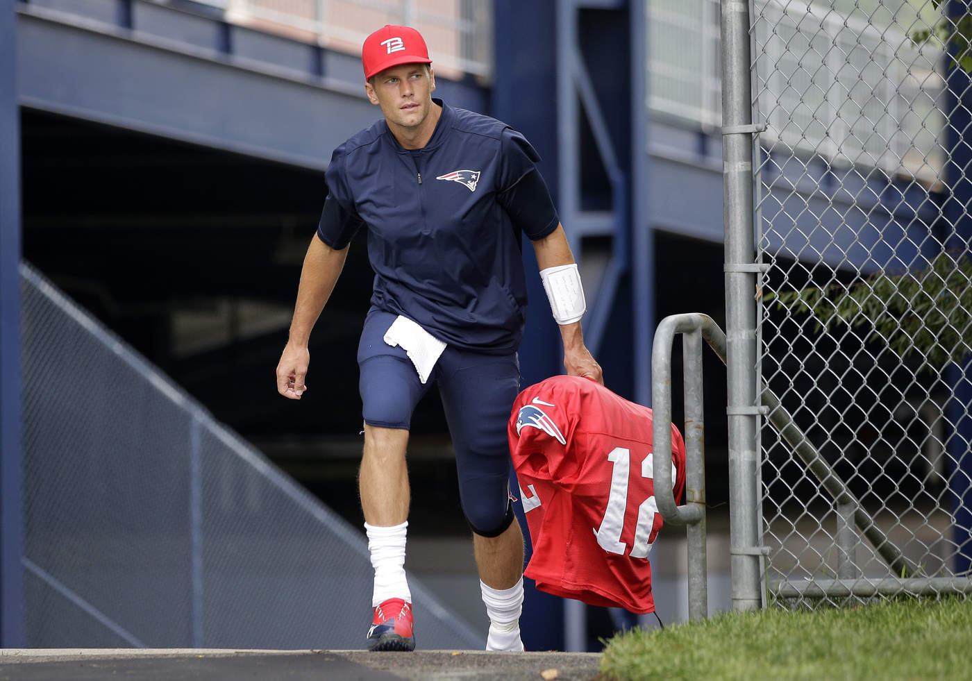 El experimentado mariscal de campo Tom Brady quiere llegar a su tercer Super
Bowl de forma consecutiva. (AP)