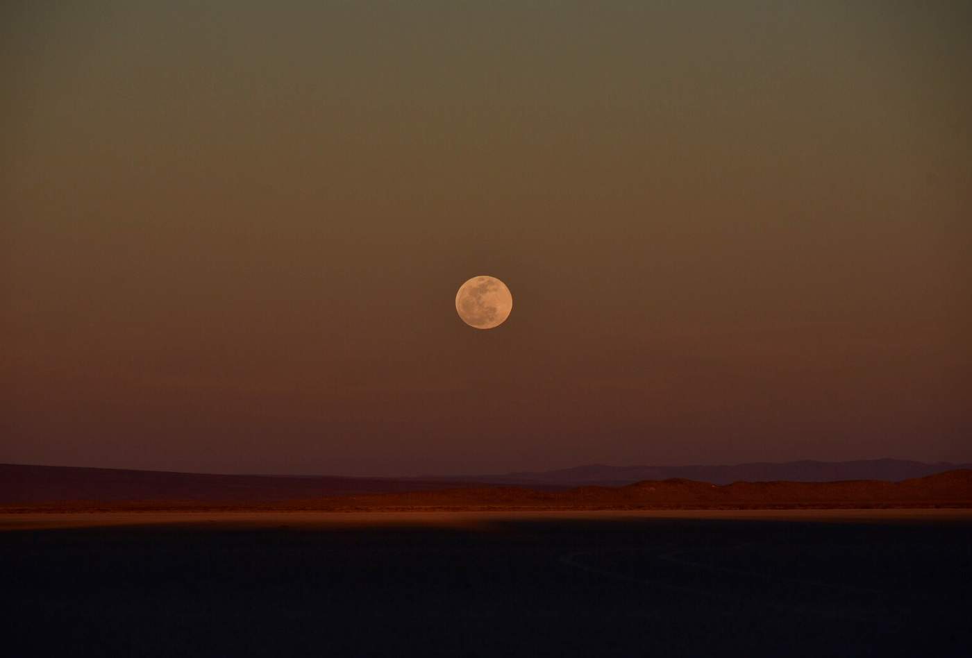 Superluna desde La Laguna de Mayrán. (ÉRICK SOTOMAYOR) 