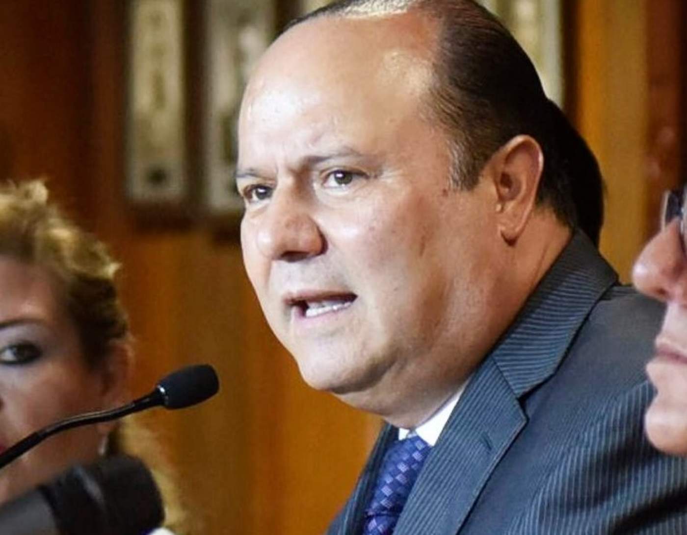 César Duarte Jáquez, exgobernador priista de Chihuahua, lleva más de dos años prófugo y mientras tanto siguen surgiendo nuevas acusaciones por desvíos millonarios. (ARCHIVO)