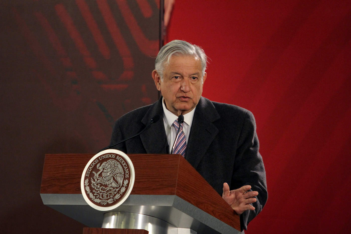 El presidente de México, Andrés Manuel López Obrador, afirmó hoy que México 'va a sorprender' al Fondo Monetario Internacional (FMI), creciendo a mucho mayor ritmo que el que pronostica la organización internacional. (NOTIMEX)