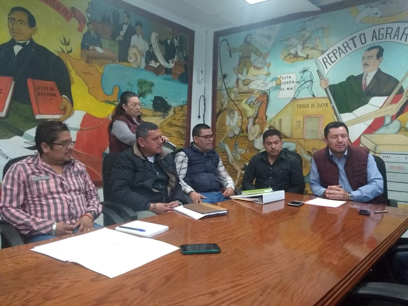 En rueda de prensa, el alcalde Horario Piña Ávila, y el coordinador de la obra, José Pablo Ramírez, explicaron los pormenores del proyecto. (EL SIGLO DE TORREÓN)