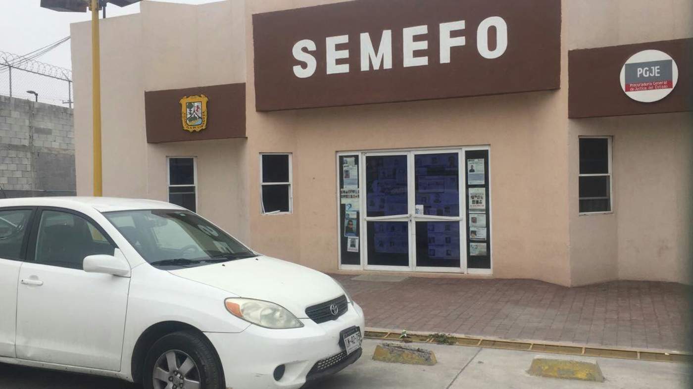 El cuerpo fue trasladado a las instalaciones de la Unidad del Servicio Médico Forense (Semefo) en Saltillo para realizar las diligencias correspondientes.