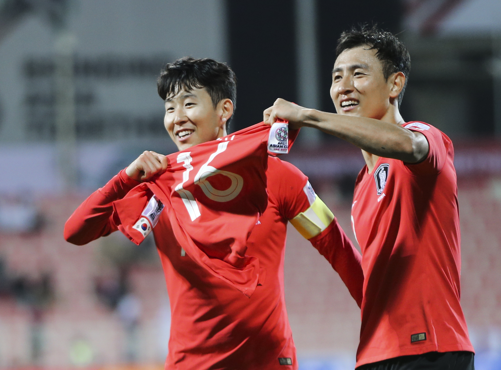 El delantero surcoreano Son Heung-Min celebra el segundo gol de su selección.