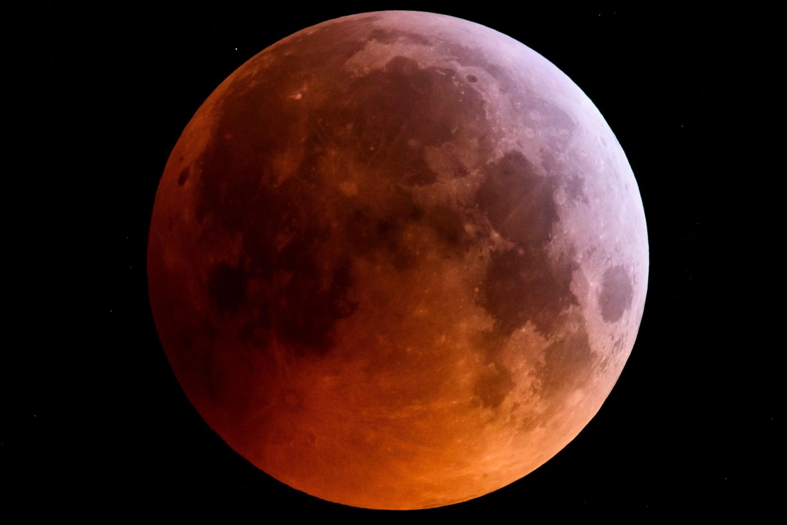 Capturan impacto en Luna durante eclipse