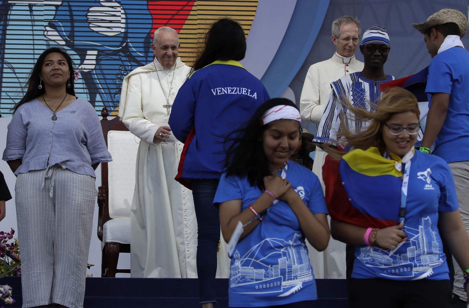 Apoyo. El portavoz del Vaticano se limitó a decir que Francisco 'sigue con cercanía el desarrollo en Venezuela'. (AP)