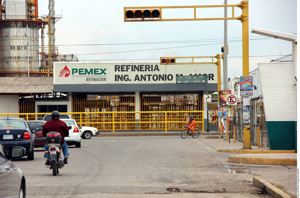 Espera. La refinería de Salamanca está prácticamente fuera de operación debido a problemas con sus plantas reformadoras. (AGENCIA REFORMA) 