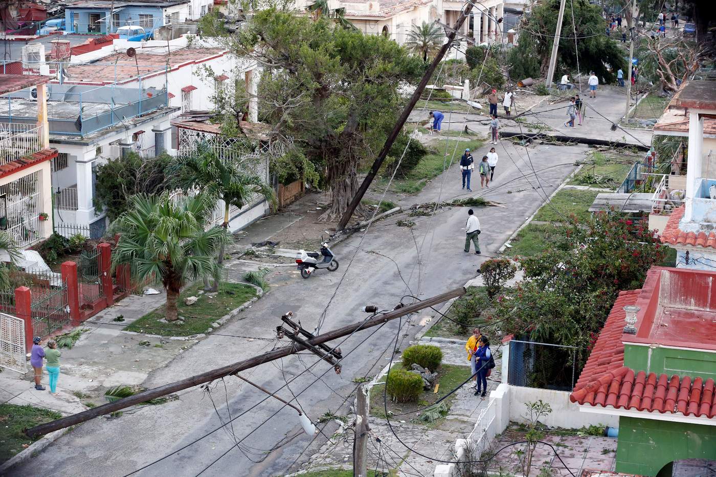 Tornado deja tres muertos y 172 heridos en Cuba
