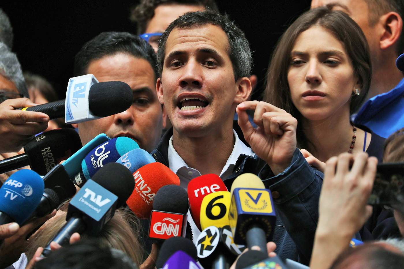 Señala que la Constitución venezolana le 'da la facultad de ser el encargado de la presidencia de la República', e insiste en la necesidad de elecciones libres. (ARCHIVO)