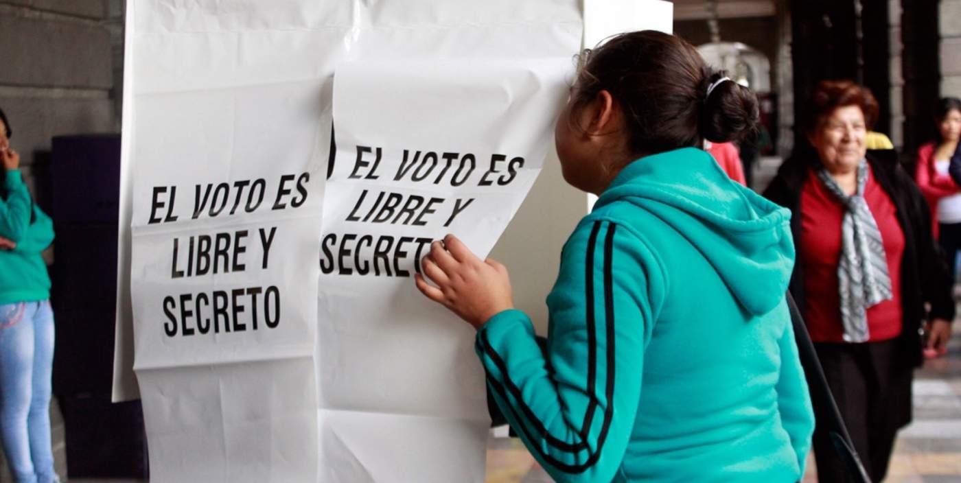 Dialogan sobre voto del exterior en Puebla