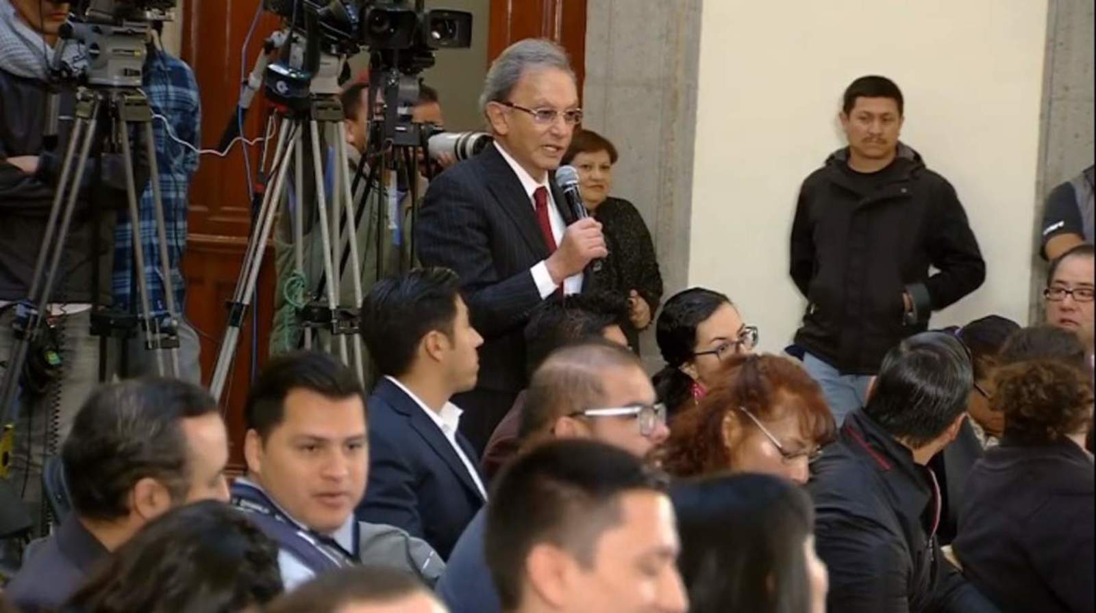 Regreso. Durante la conferencia matutina de Andrés Manuel López Obrador, Nino Canún robó la atención de los presentes.