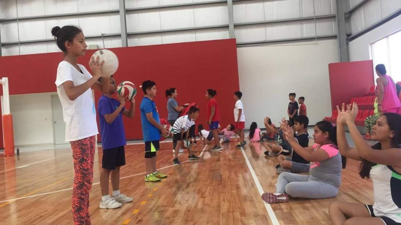 Para ampliar la oferta deportiva, el IMD abrió sus academias de wu shu kung fu y de voleibol, las cuales tendrán diferentes sedes en la ciudad. (EL SIGLO DE TORREÓN)