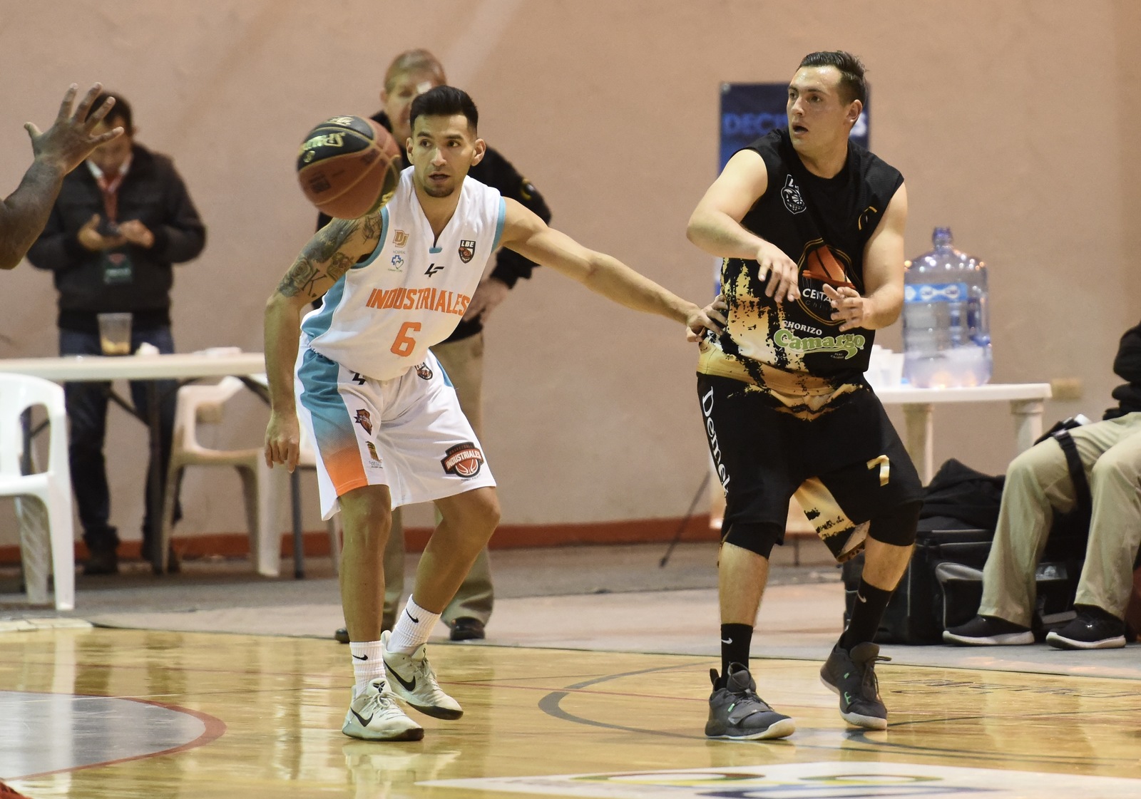 'Nacho' Barrera (izquierda) afirmó que el coach 'Chuma' García ha ayudado con su experiencia.