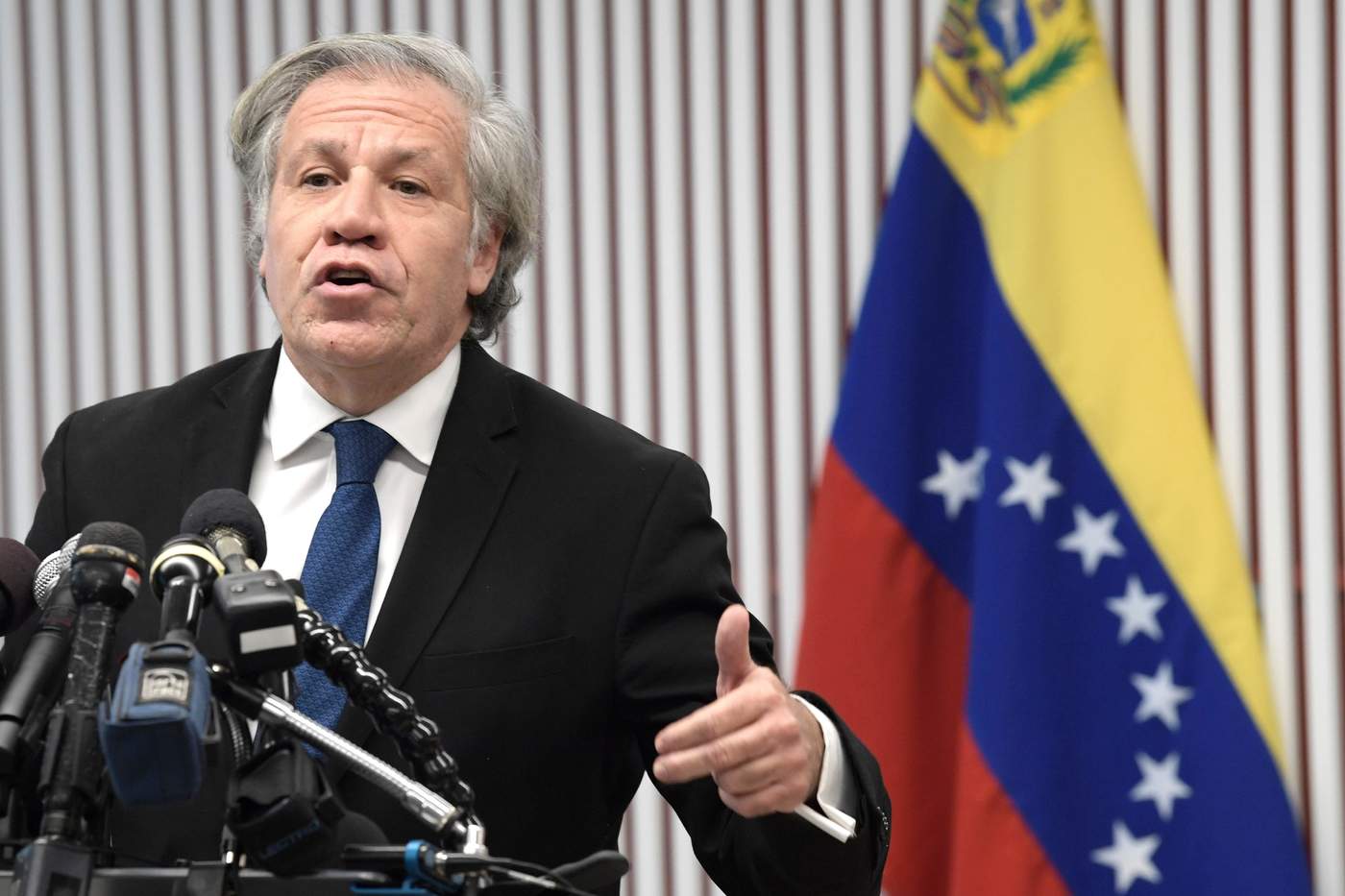 El secretario general de la Organización de Estados Americanos (OEA), Luis Almagro, dijo el miércoles, sin mencionar a México, que la propuesta de este país de mediar en la crisis de Venezuela es 'ridículo'. (EFE)
