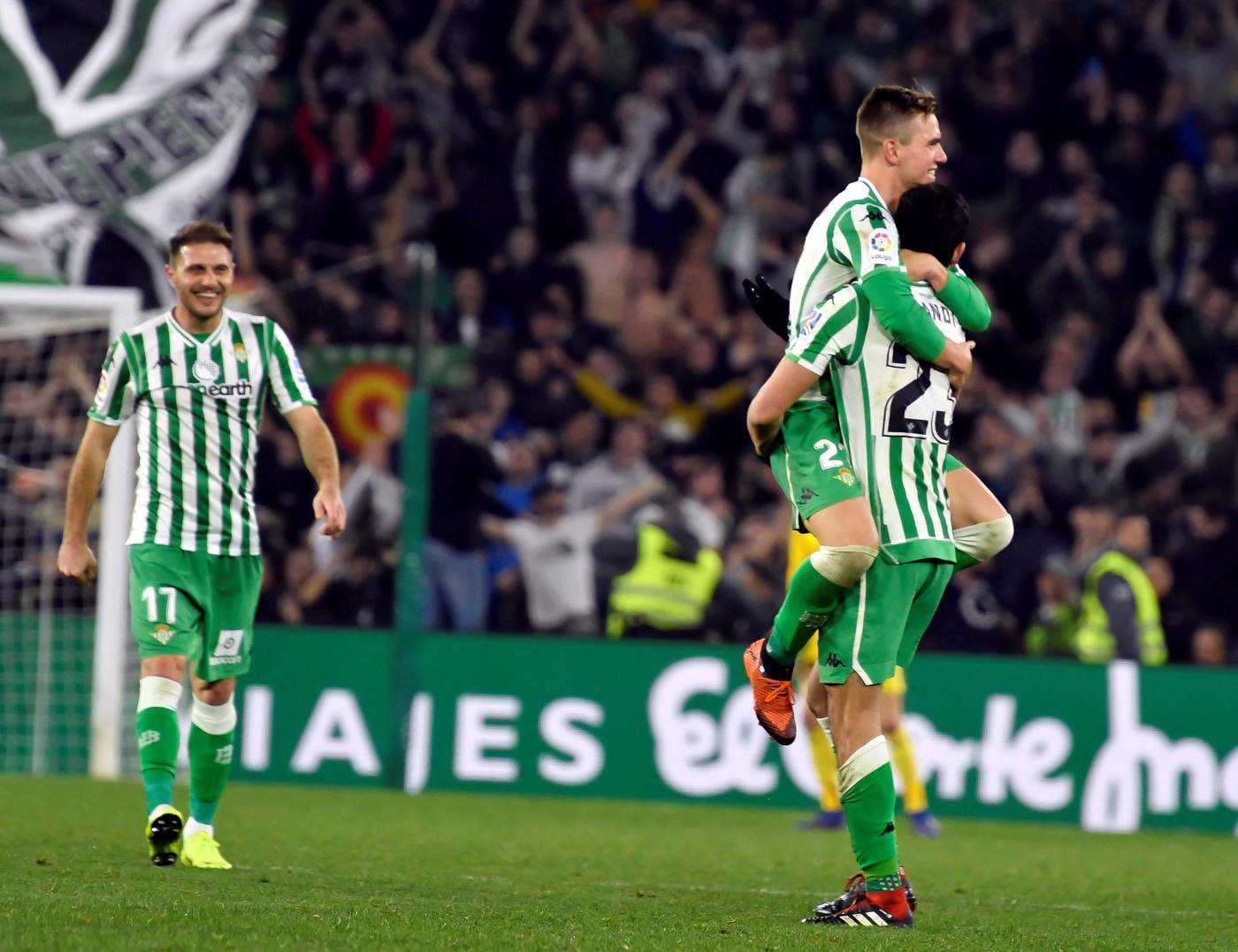 Real Betis avanza tras vencer al Espanyol
