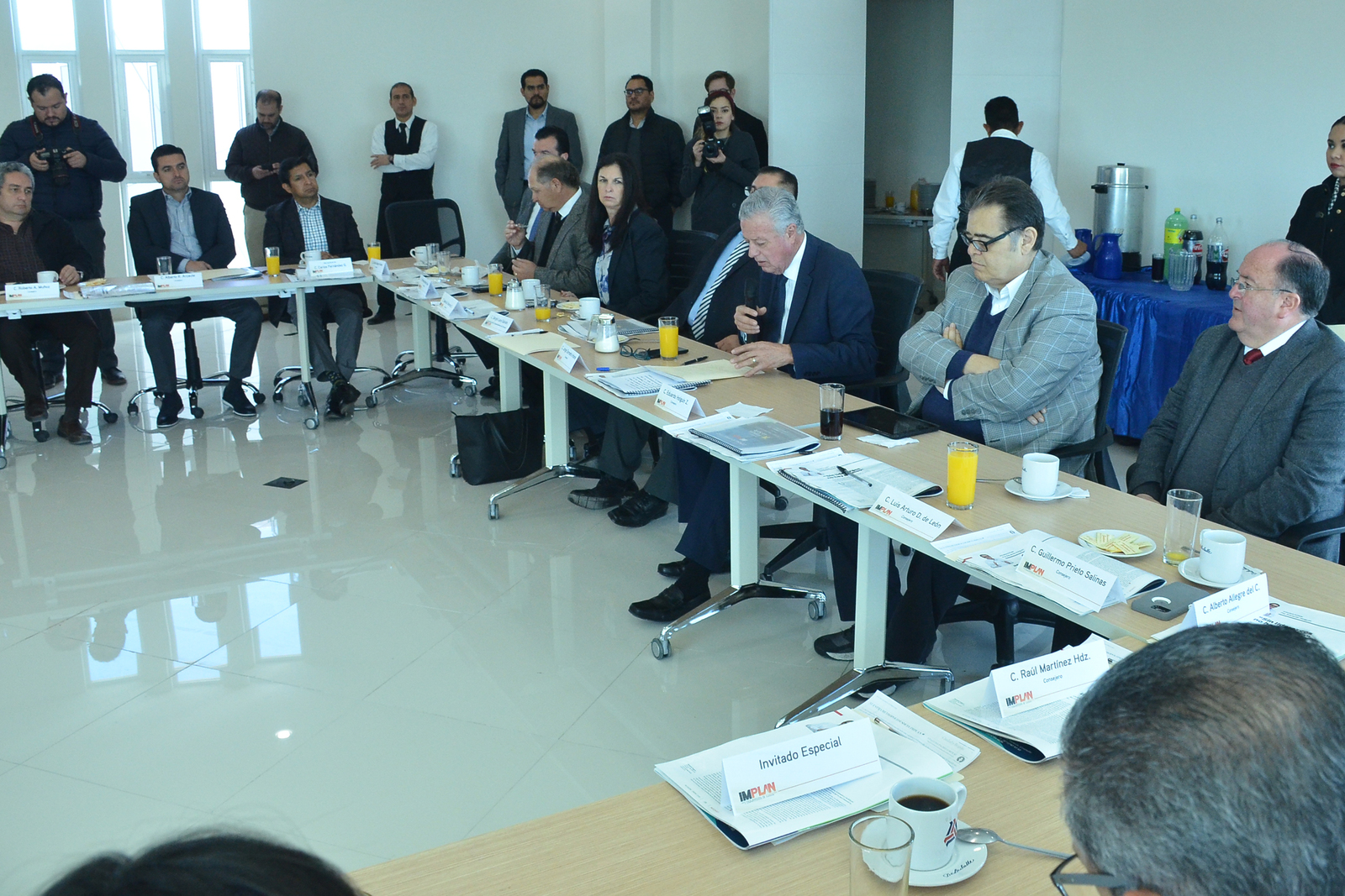 Consejo. En sesión del Implan, el alcalde, Jorge Zermeño, llamó a los nuevos integrantes del consejo a trabajar por Torreón. (FERNANDO COMPEÁN)