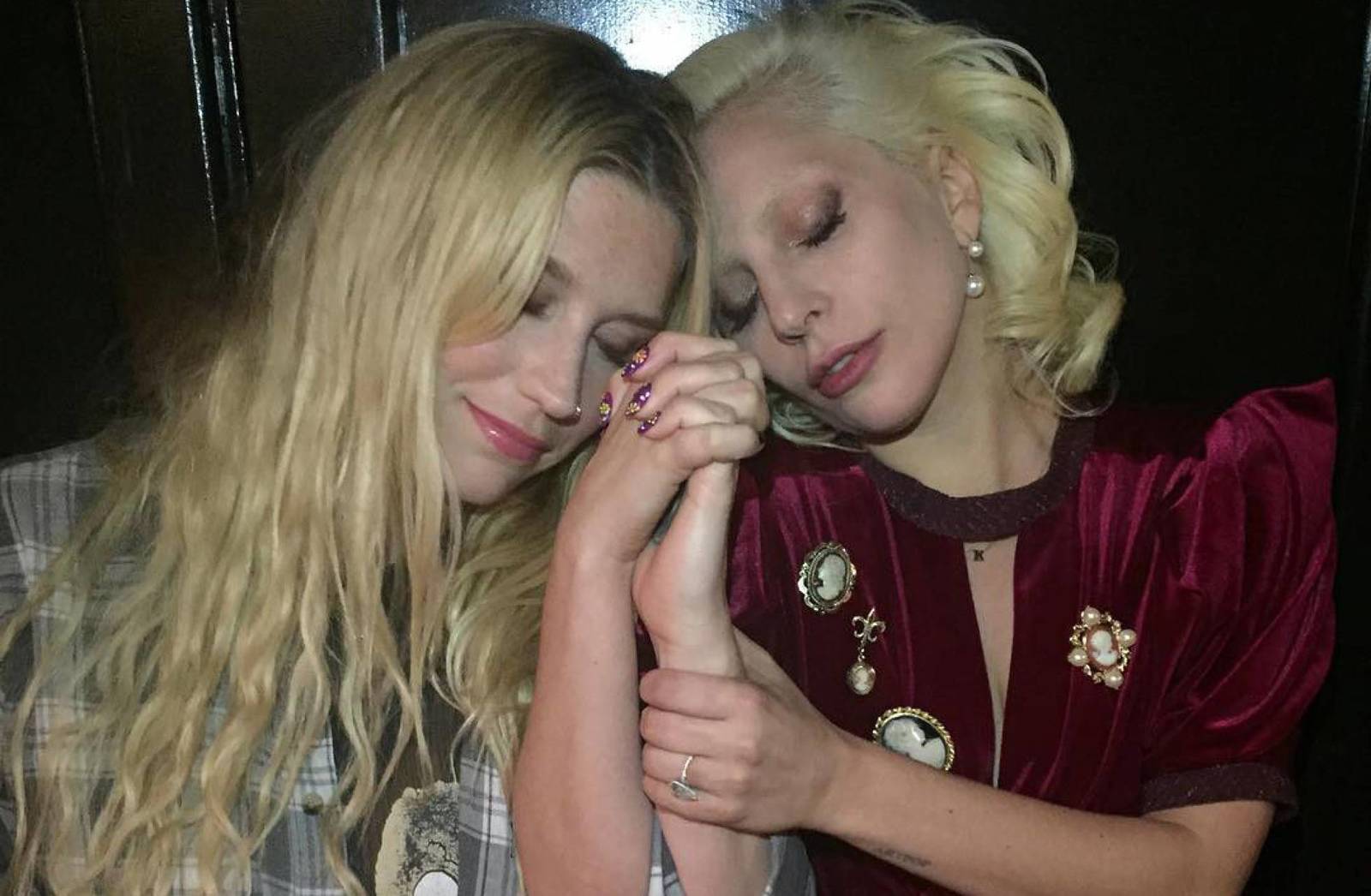 Apoyo. Lady Gaga declara a favor de Kesha en el juicio contra el productor Lukasz Gottwald, por agresión sexual. (ESPECIAL)