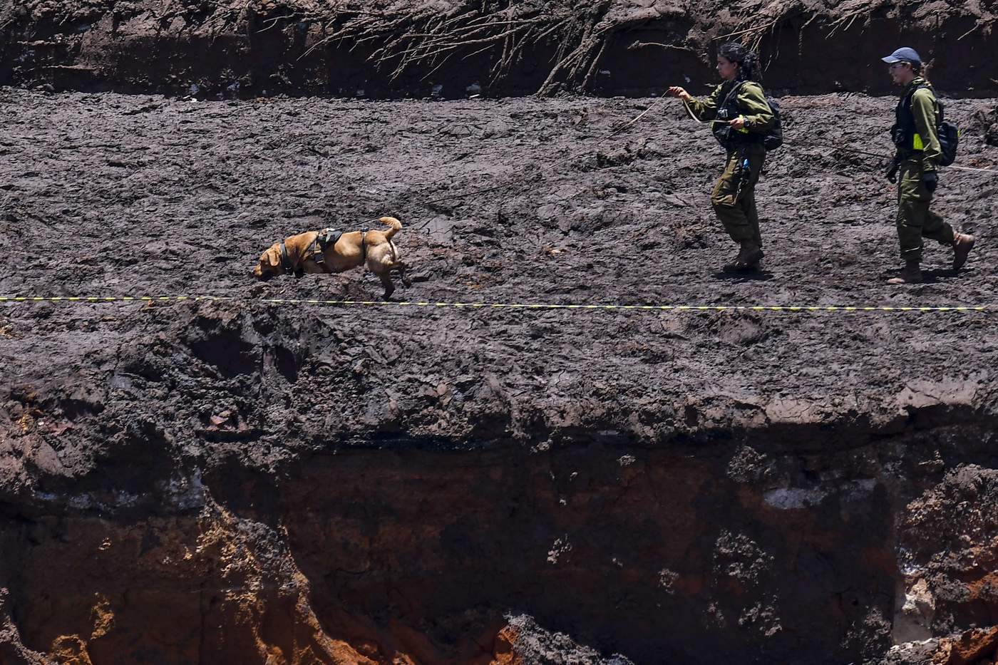 A 110 aumentó hoy el número de muertos por la ruptura de los muros de contención de la represa de una mina de la compañía Vale, en el estado de Minas Gerais, Brasil, informaron hoy fuentes oficiales. (EFE)