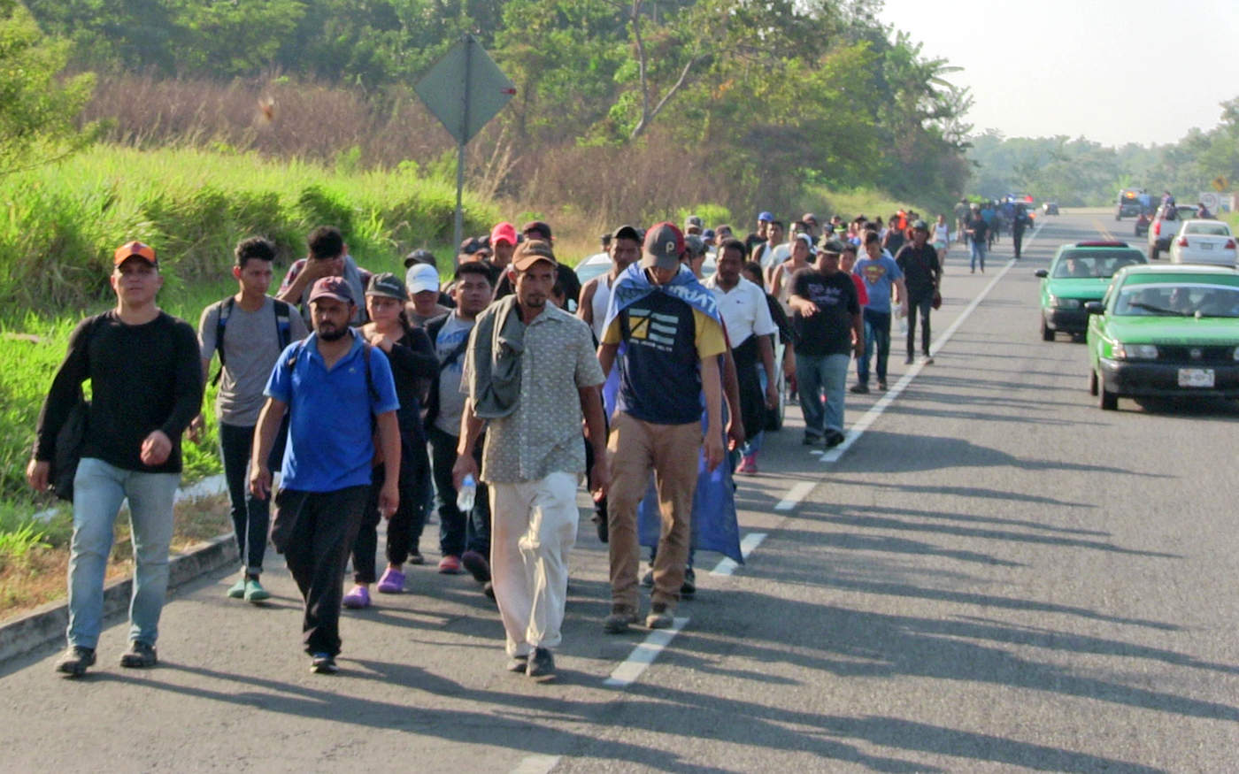 Buscan apoyar a caravana migrante en su paso por Nuevo León