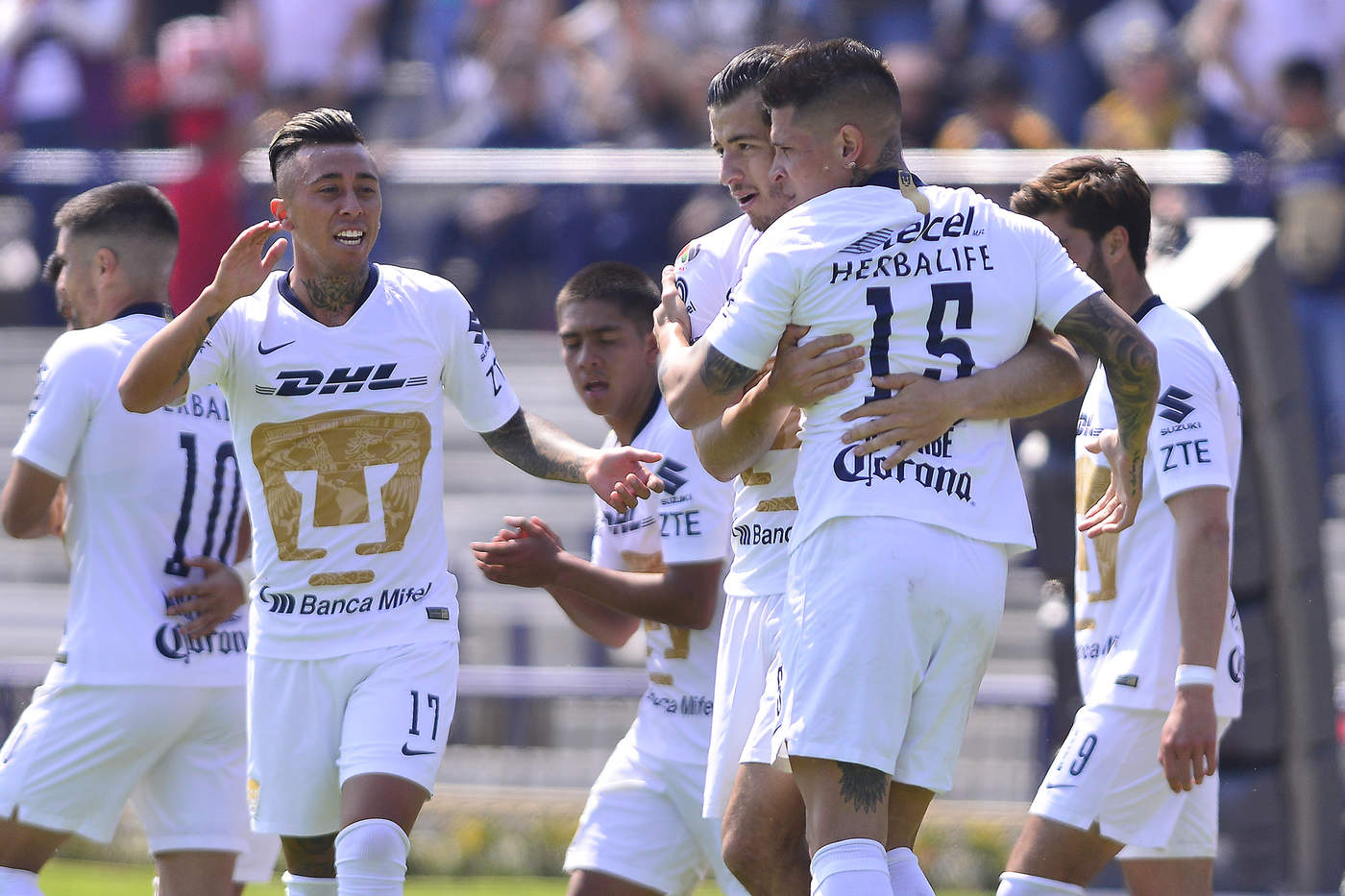 Con 10 hombres, Pumas empata frente a Monterrey