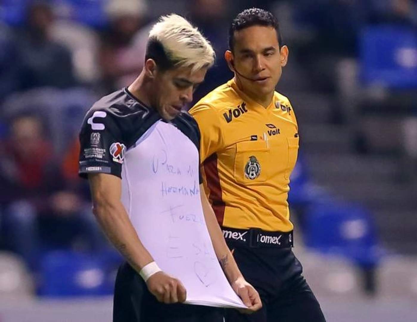 Héroe. Brian Fernández anotó un par de goles en el triunfo de Necaxa ante Puebla. (Especial)