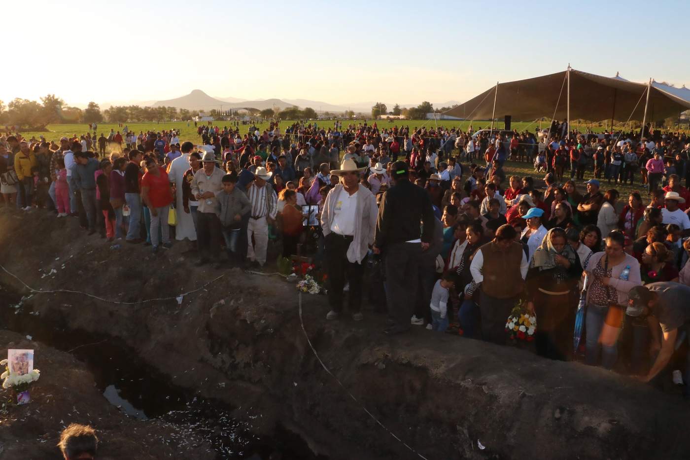 El número de fallecidos por la explosión de una toma clandestina de hidrocarburo en Tlahuelilpan, en el estado mexicano de Hidalgo, ascendió a 126, mientras que 21 personas permanecen hospitalizadas, informó este martes el Gobierno de México. (ARCHIVO)