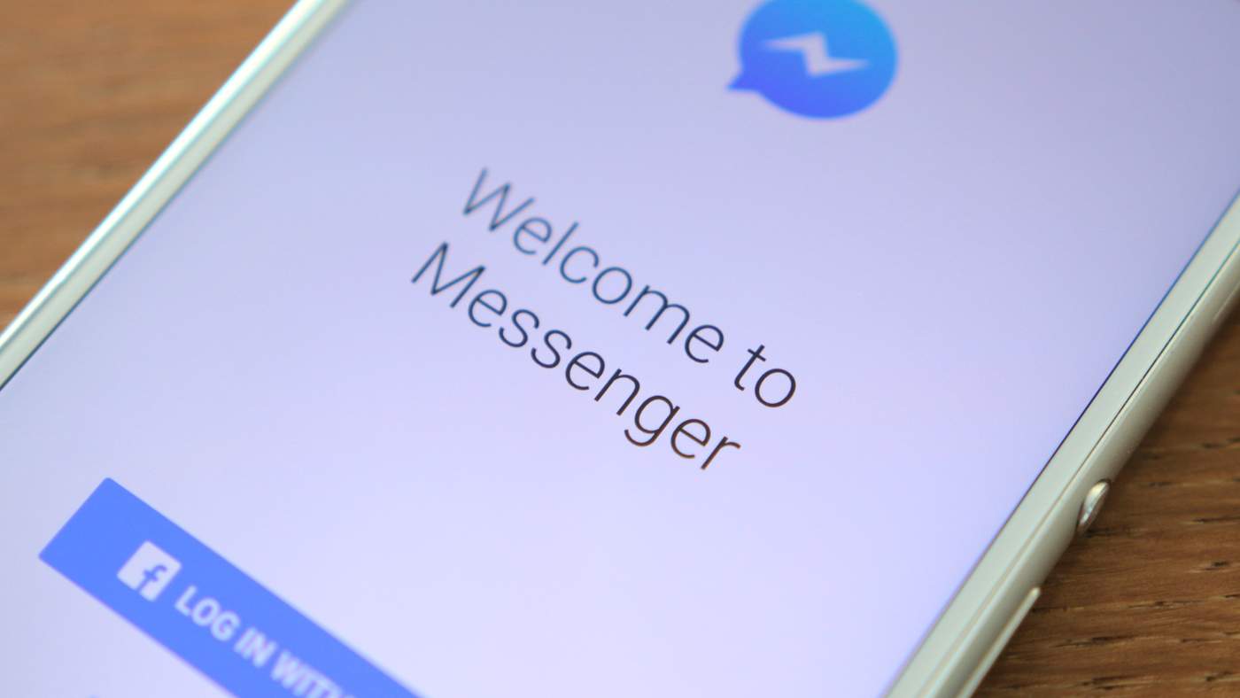 Facebook ahora permitirá a sus usuarios eliminar mensajes en Messenger, como funciona en WhatsApp, por medio de la opción 'Eliminar para todos'. (ARCHIVO)