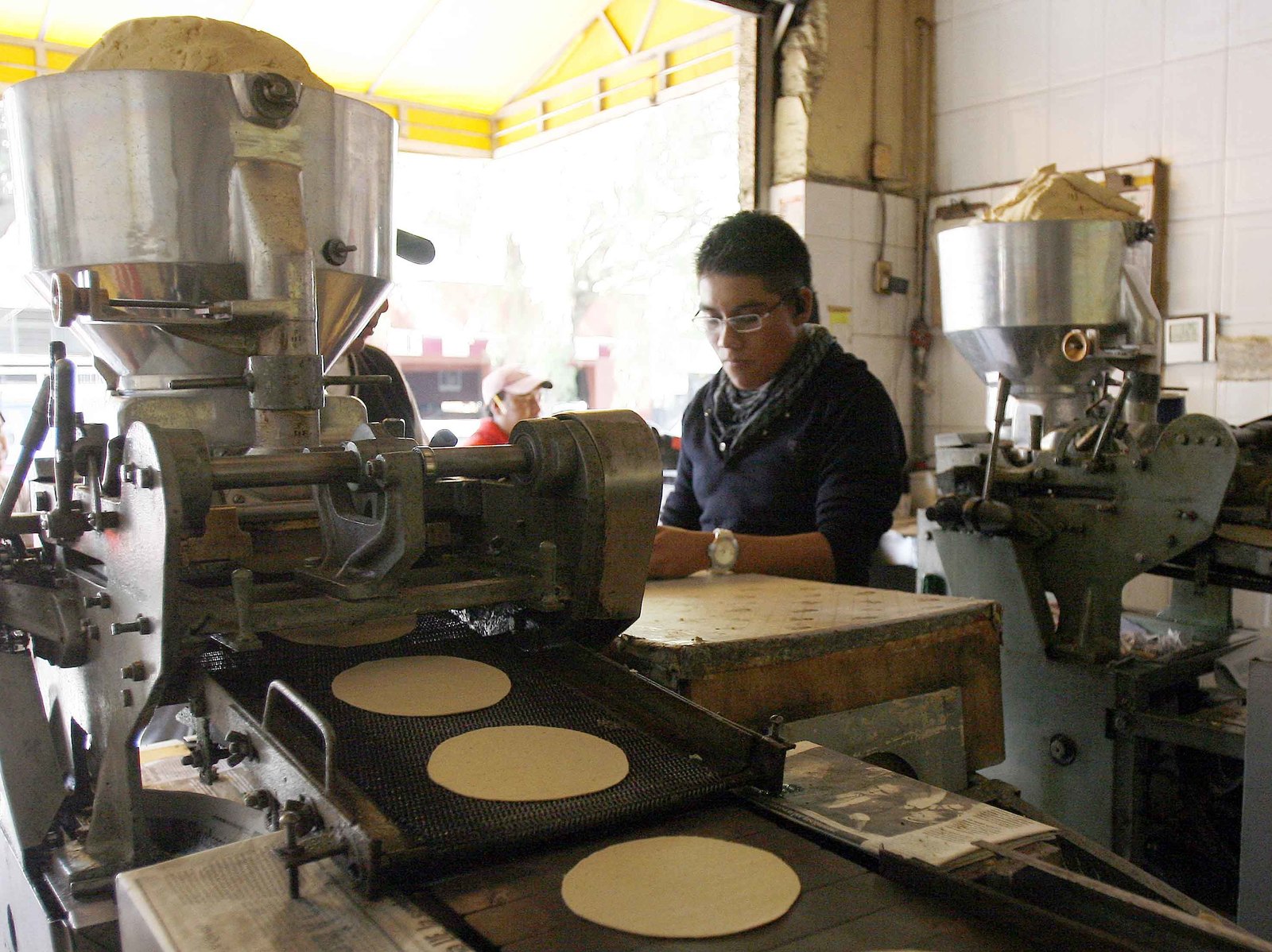 Tortilleros de la Comarca Lagunera acuden en busca del algún programa para amortiguar el alza en el costo de los insumos.