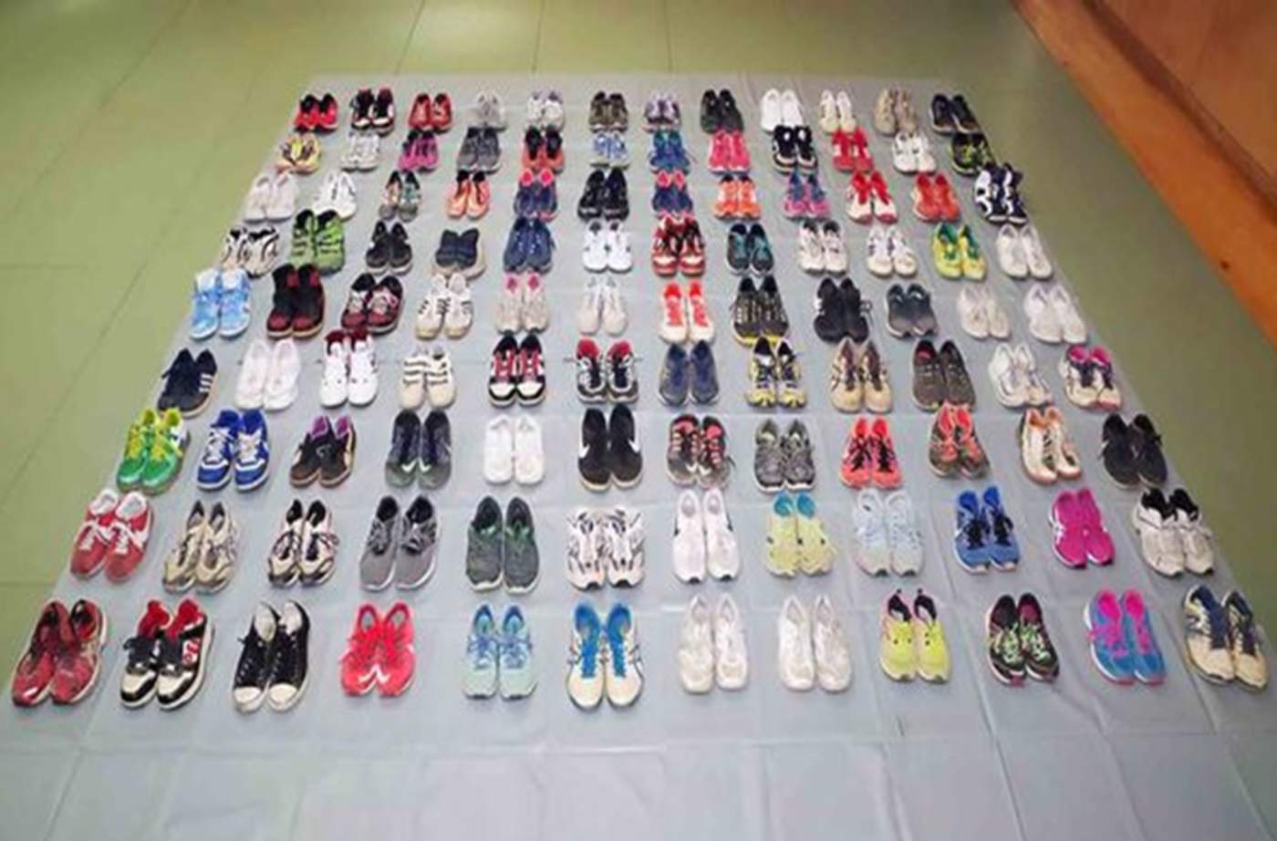 Le encontraron 70 pares de zapatos diferentes. (INTERNET)