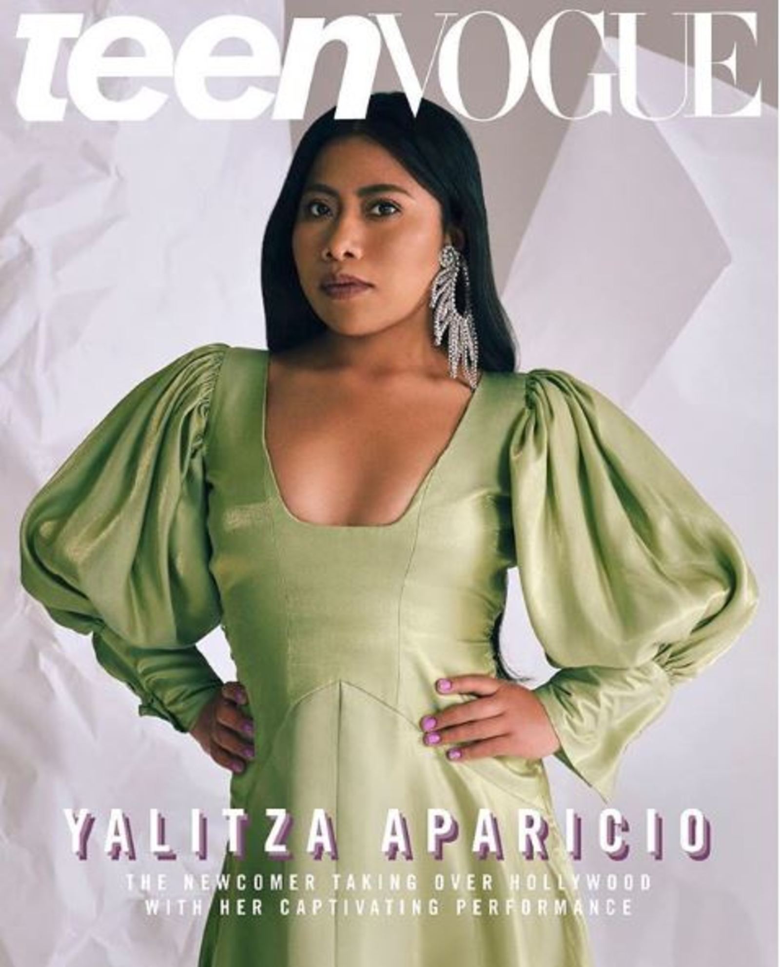 Portada. Con fotografías de Nacho Alegre, la actriz mexicana luce un vestido verde limón del diseñador Christopher John Rogers. (ESPECIAL)