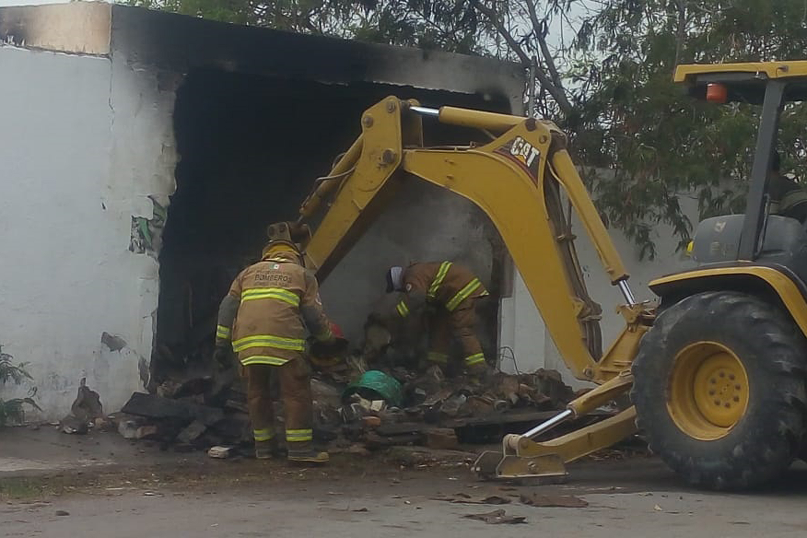 Siniestro. Fuego consume la habitación de una vivienda en Gómez Palacio, dentro del cuarto almacenaban material para mina. (EL SIGLO DE TORREÓN) 