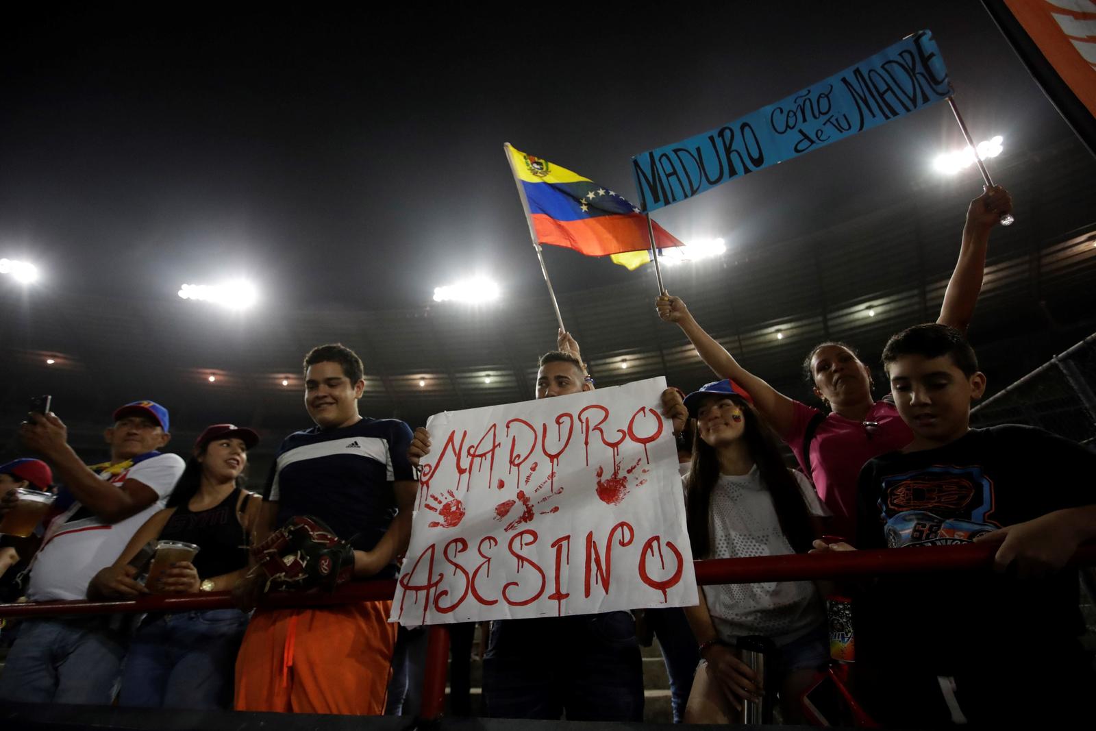 Protesta. Aspectos generales de una manifestación de jóvenes en contra de Nicolás Maduro.