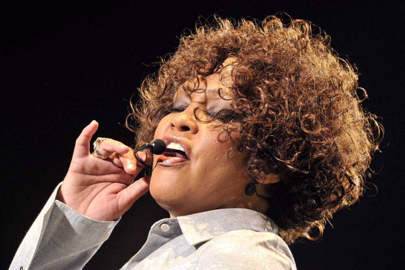 2012: Ve la última luz Whitney Houston, admirada cantante y actriz estadounidense