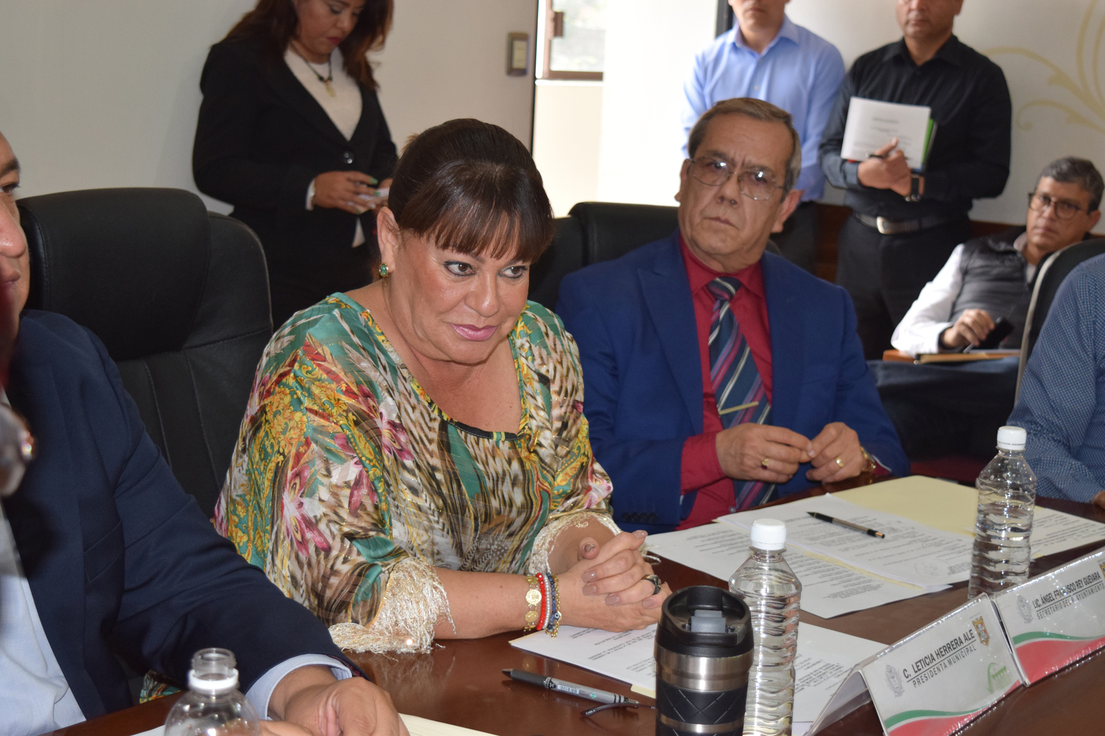 La alcaldesa de Gómez Palacio, Leticia Herrera Ale, dijo que tiene unos días para informar si habrá de registrarse para contender nuevamente por la alcaldía. En Lerdo tampoco se han decidido. (EL SIGLO DE TORREÓN)