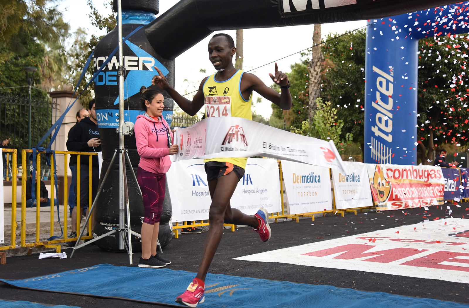 Keniano gana Medio Maratón