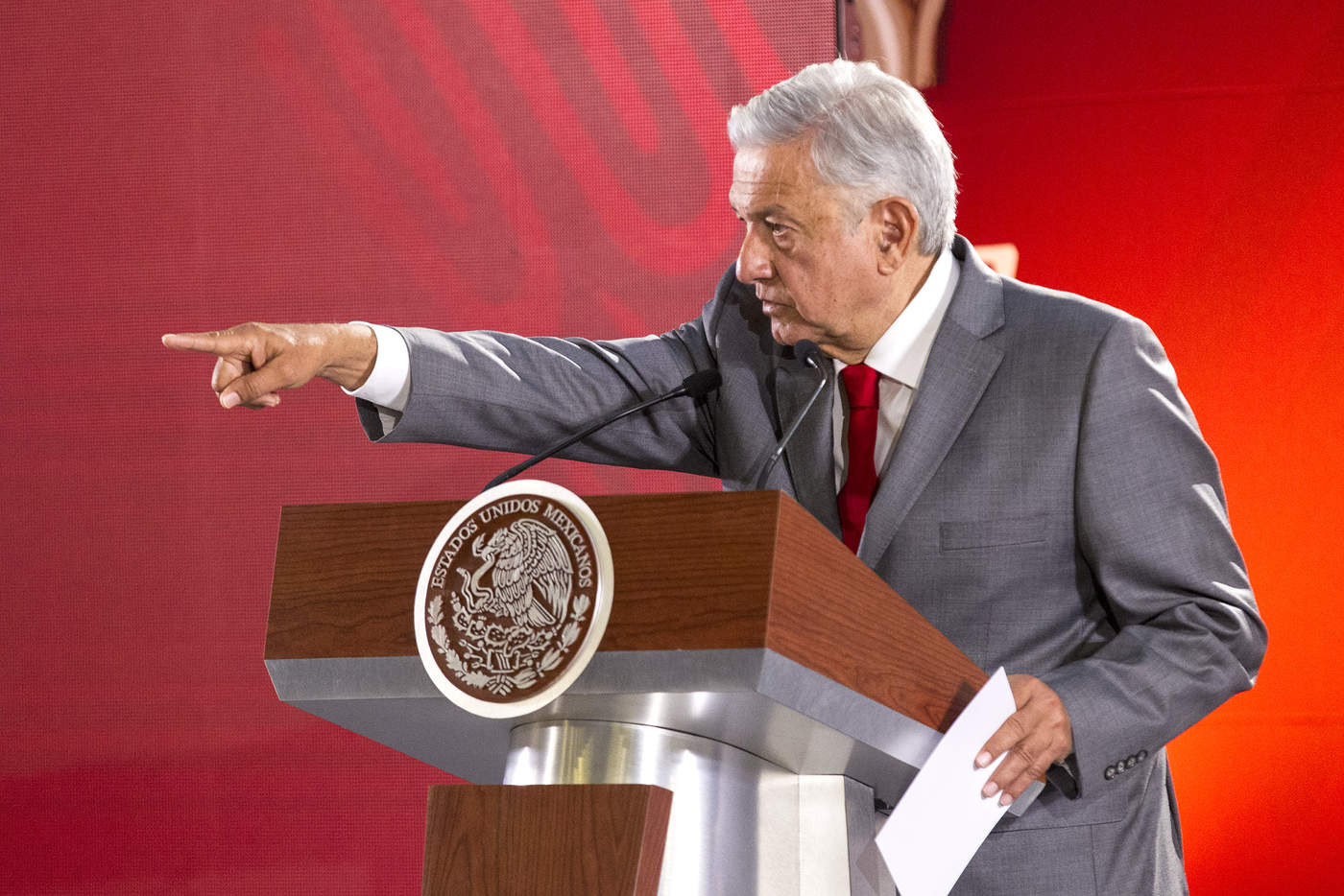 El presidente Andrés Manuel López Obrador informó que este lunes enviara al Senado cuatro ternas para el Consejo Consultivo de la Comisión Reguladora de Energía (CRE) y de Petróleos Mexicanos (Pemex). (NOTIMEX)