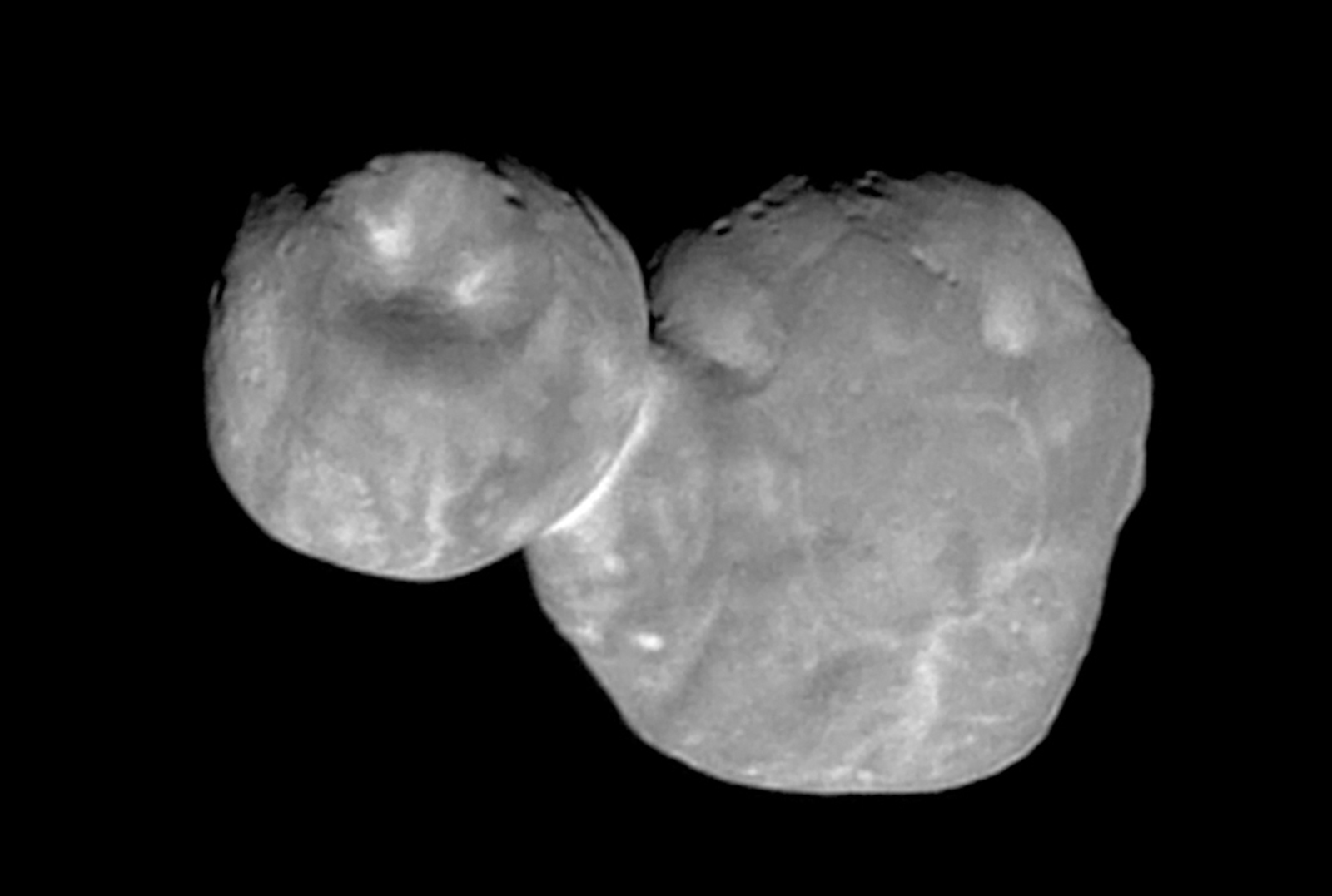 Lejano. El objeto espacial Ultima Thule, descubierto por la NASA y que se parece a un muñeco de nieve. (AP)